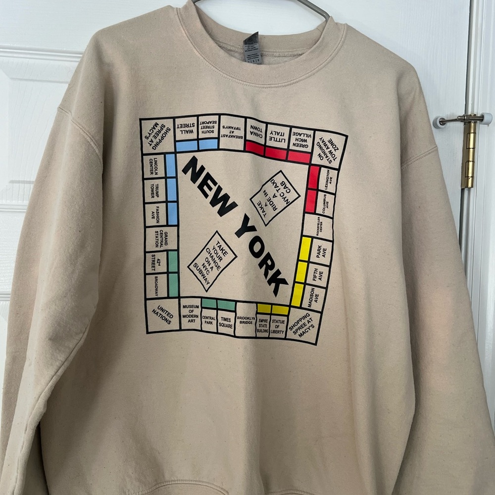 Gildan Beige New York Graphic Sweatshirt